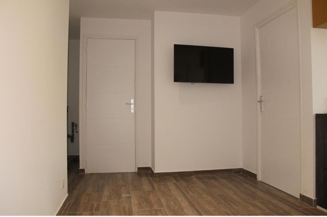 Appartements Meublees A Cote De L'Aeroport Marseille Provence Marignane Dış mekan fotoğraf